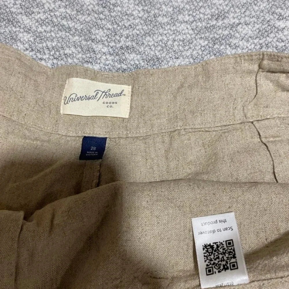 Universal Thread tan shorts NWT adjustable drawstring Size 28. SKU-A576‎